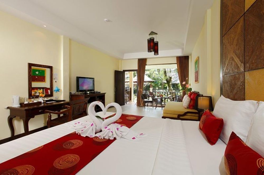 Hive Khaolak Beach Resort (Adults Only) Кхаулак Экстерьер фото