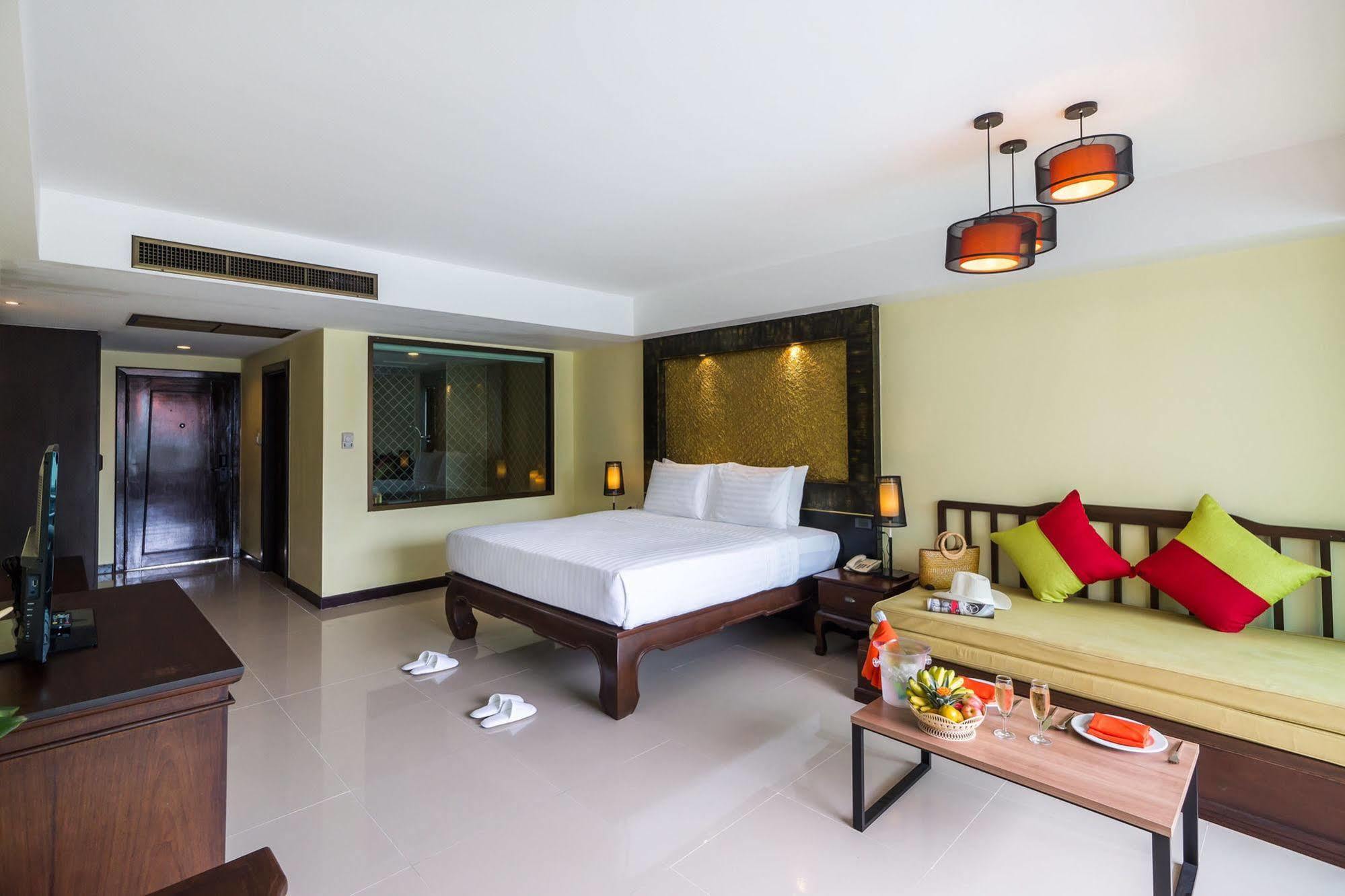 Hive Khaolak Beach Resort (Adults Only) Кхаулак Экстерьер фото
