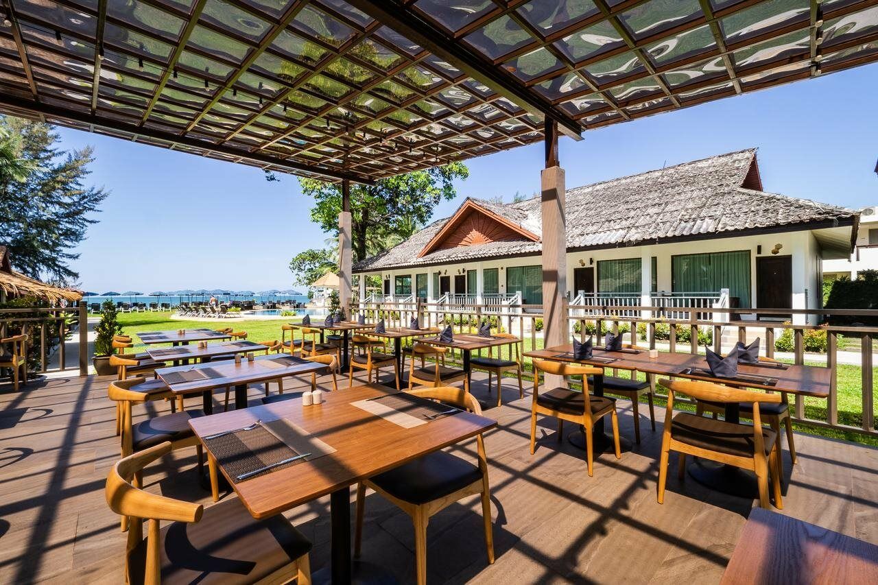 Hive Khaolak Beach Resort (Adults Only) Кхаулак Экстерьер фото