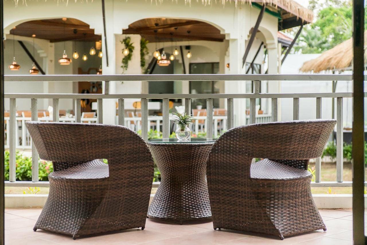 Hive Khaolak Beach Resort (Adults Only) Кхаулак Экстерьер фото